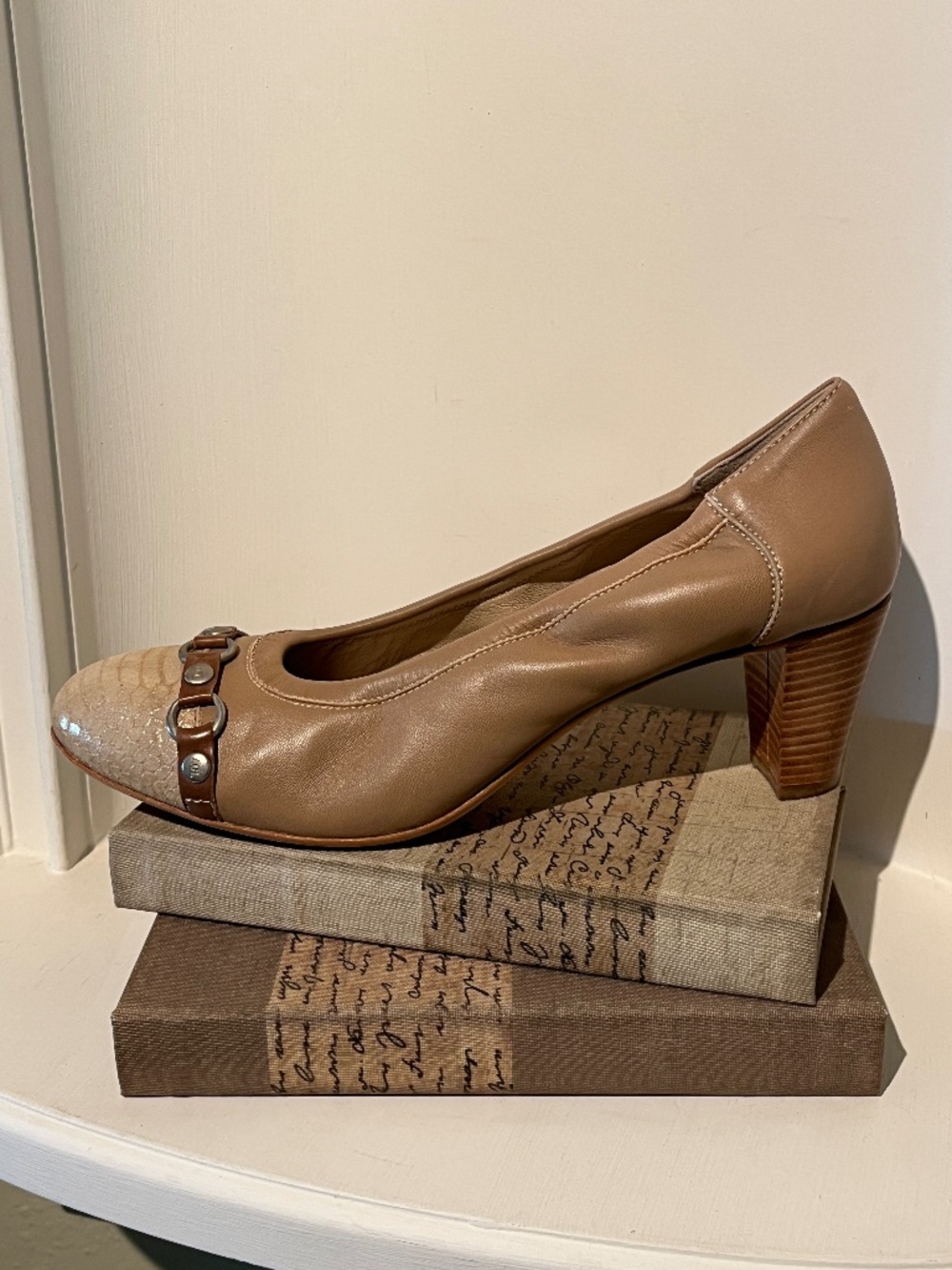 AGL Attilio Giusti Leombruni Tan Leather Heels - Sz 41